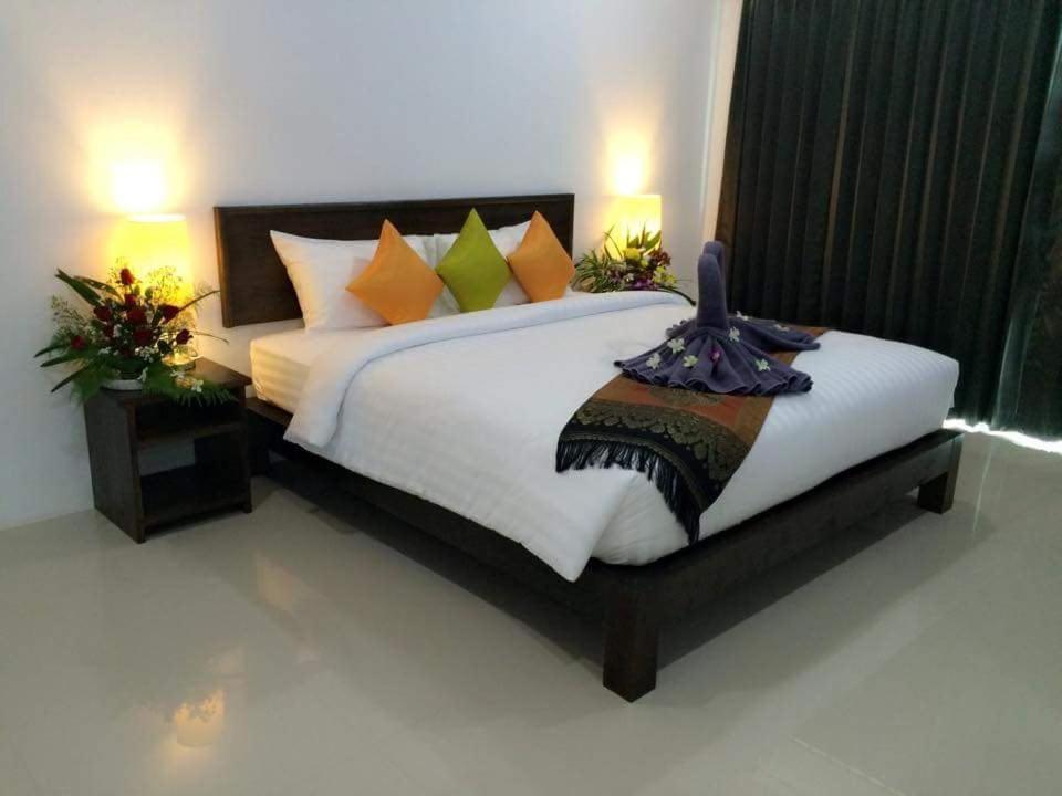 The Seashore Kamala Service Apartment Екстериор снимка