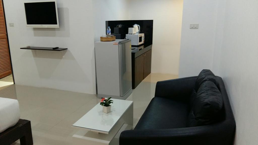 The Seashore Kamala Service Apartment Екстериор снимка